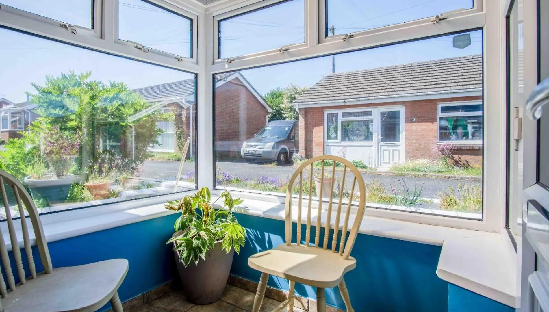 Cosy Cottage - 2 Bedroom Cottage - Mumbles Swansea 0*,  United Kingdom